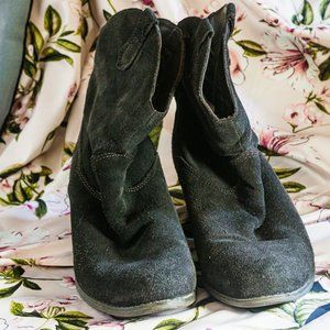 White Mountain Suede Booties SZ 10M